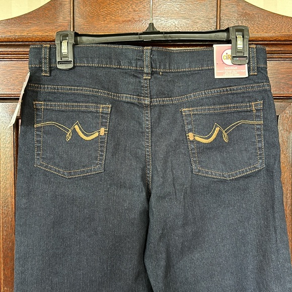 NWT Girls Circo Bootcut jeans. - Picture 8 of 8
